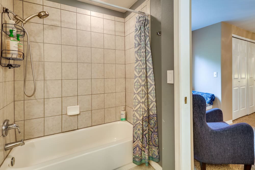 Photo of Bathroom in La Center