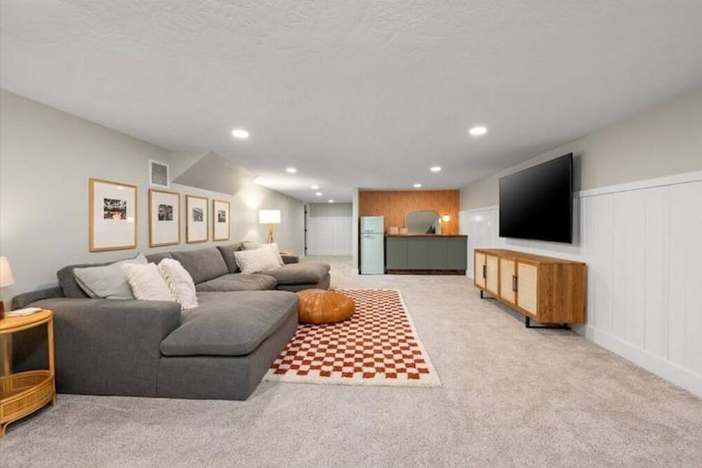Photo of Livingroom in Franklin - Randolph