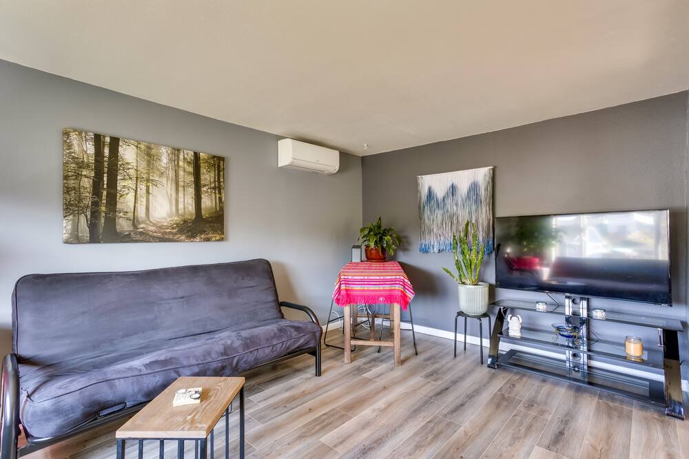 Photo of Livingroom in Hilltop