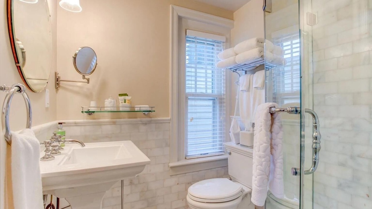 Photo of Bathroom in Irvington