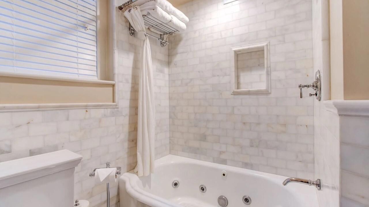 Photo of Bathroom in Irvington