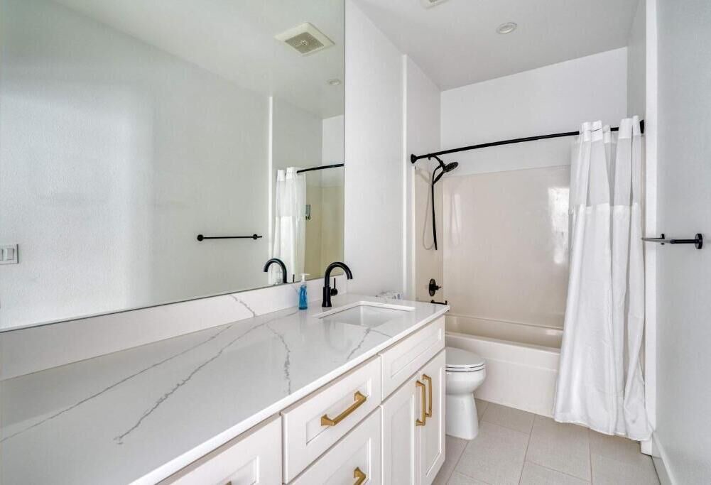 Photo of Bathroom in Humboldt