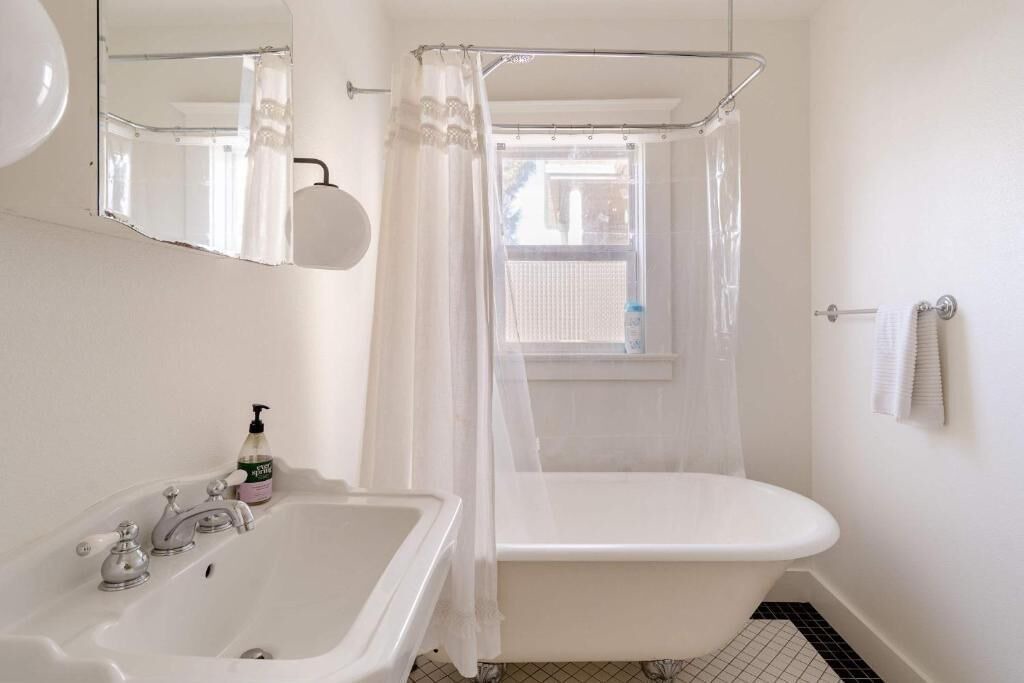 Photo of Bathroom in Mississippi District