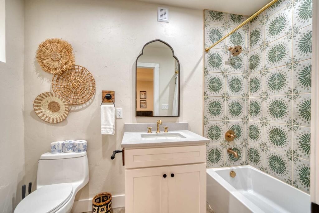 Photo of Bathroom in Mississippi District