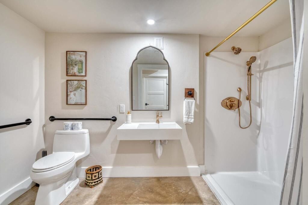 Photo of Bathroom in Mississippi District