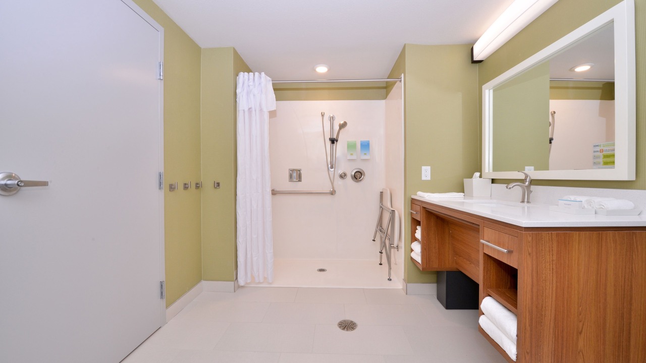 Photo of Bathroom in Dupont