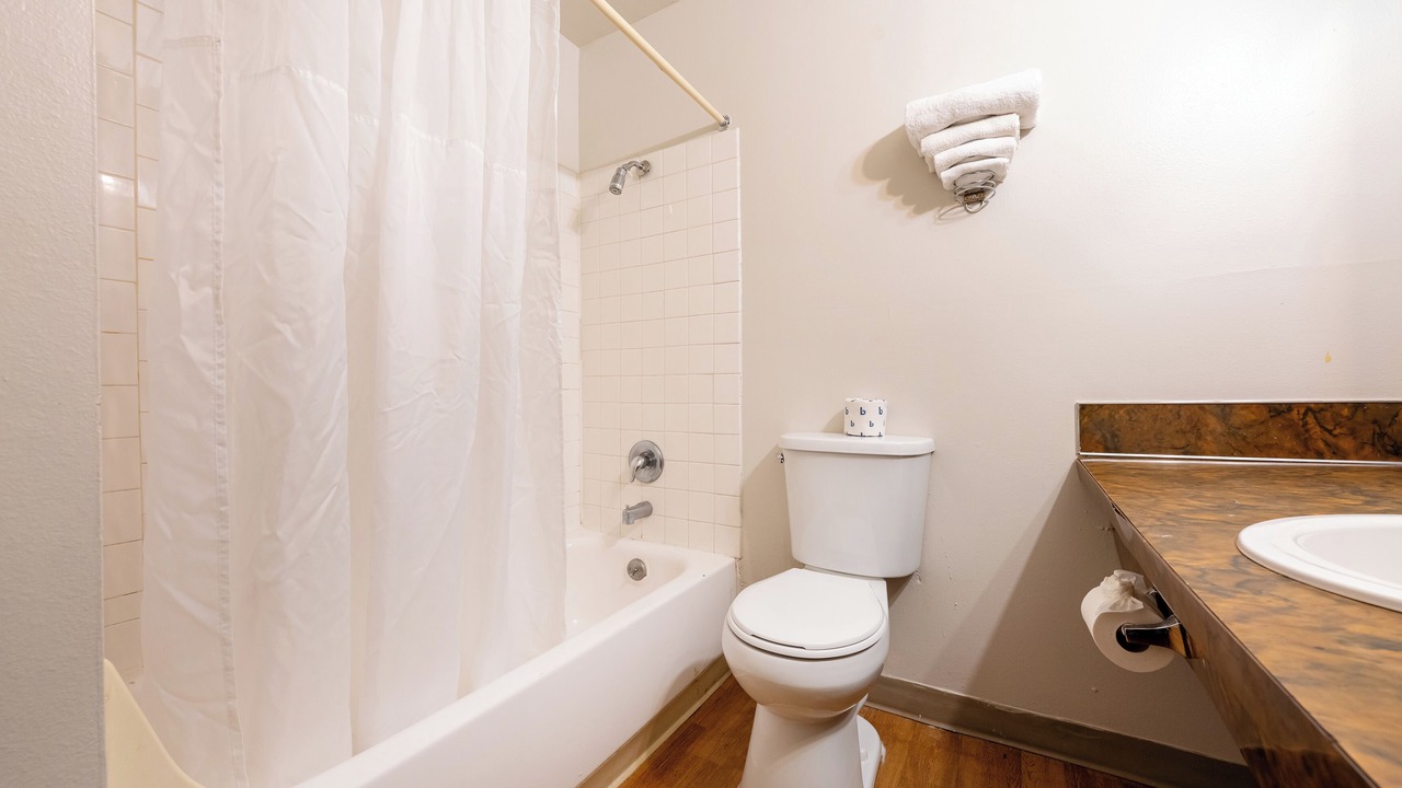 Photo of Bathroom in Powellhurst-Gilbert