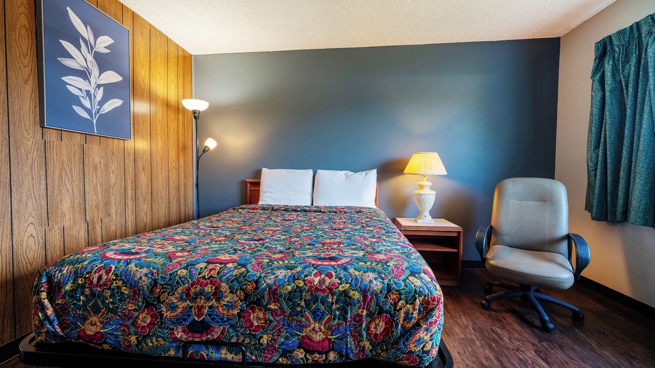 Photo of Bedroom in Powellhurst-Gilbert