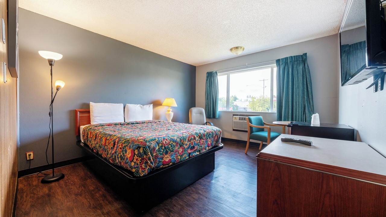 Photo of Bedroom in Powellhurst-Gilbert