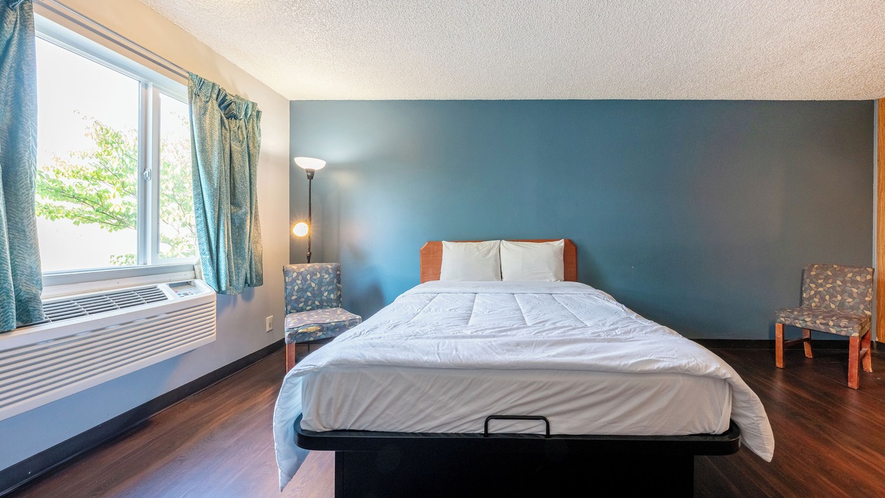 Photo of Bedroom in Powellhurst-Gilbert
