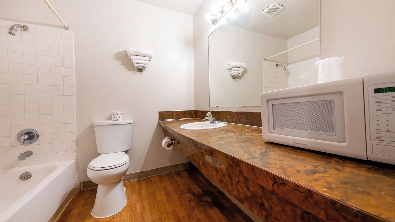 Photo of Bathroom in Powellhurst-Gilbert