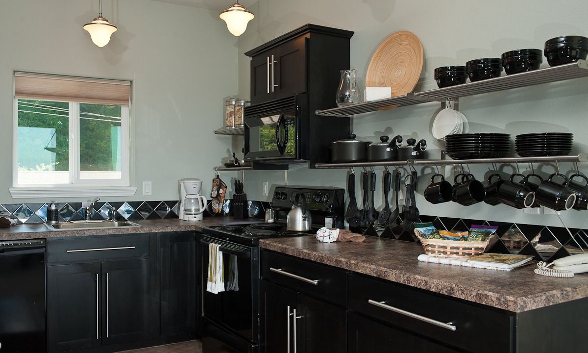 Photo of Kitchen in Depoe Bay