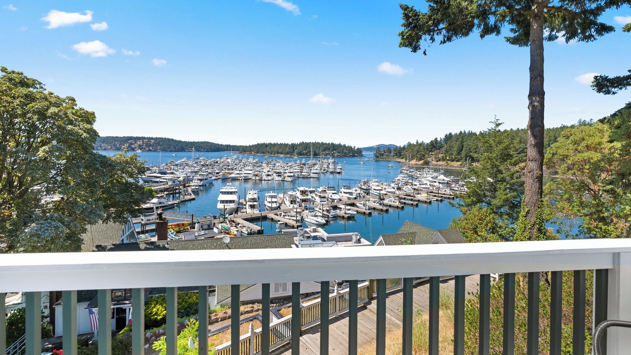 Photo of Patio Balcony in Roche Harbor
