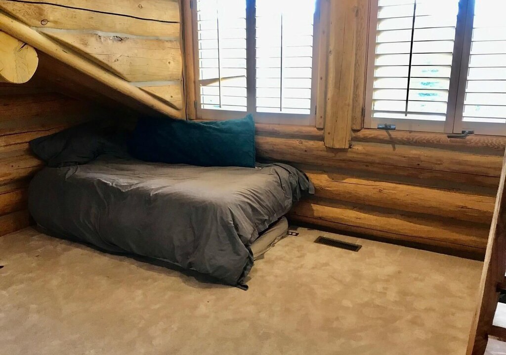 Photo of Bedroom in Warm Springs
