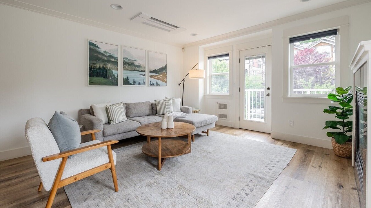 Photo of Livingroom in Old Ballard
