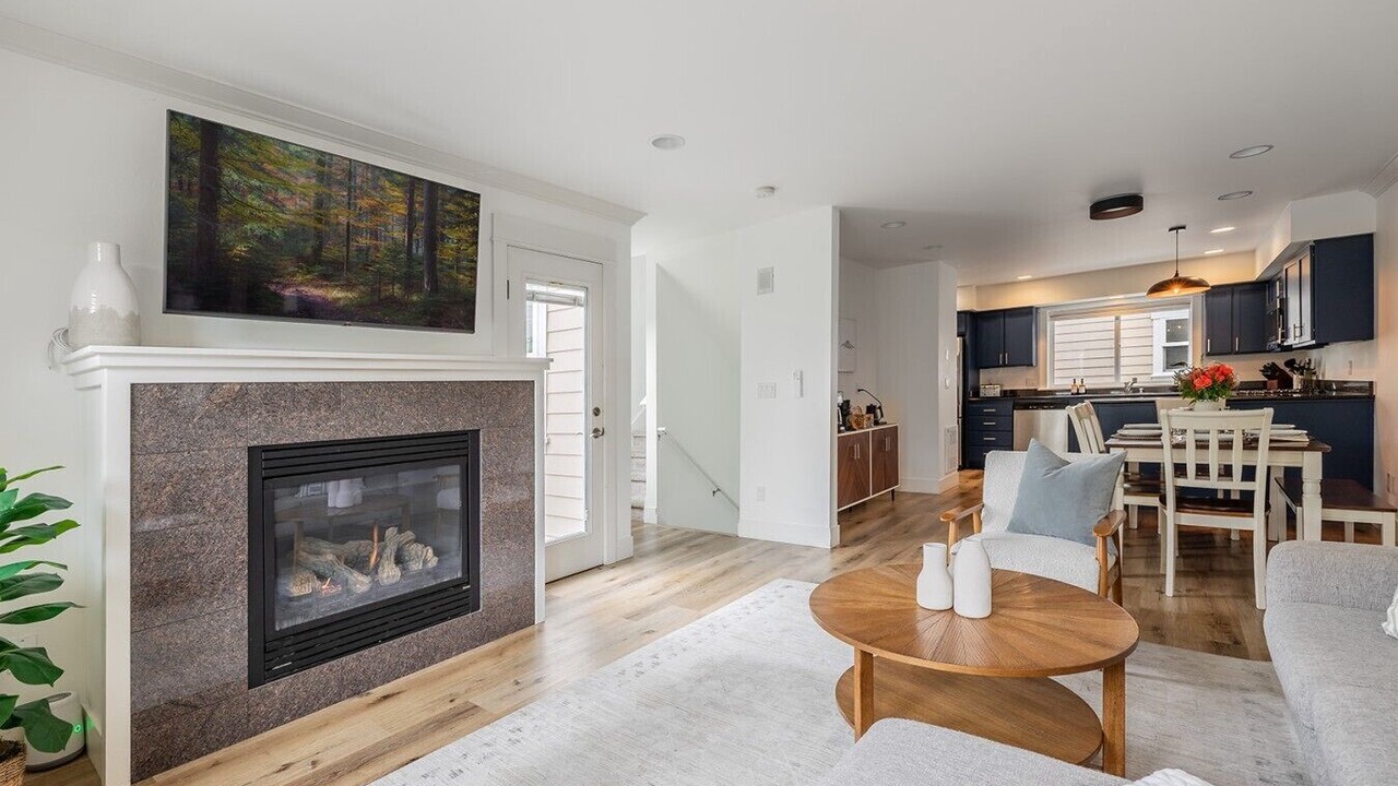 Photo of Livingroom in Old Ballard