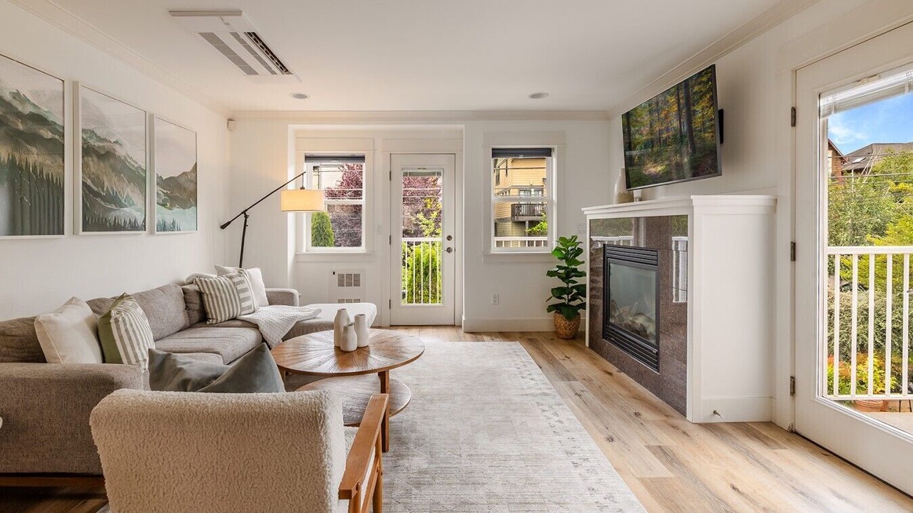 Photo of Livingroom in Old Ballard