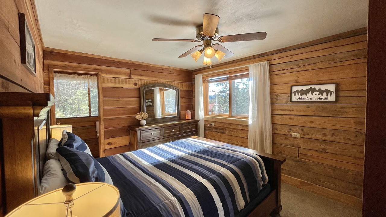 Photo of Bedroom in Garden Valley