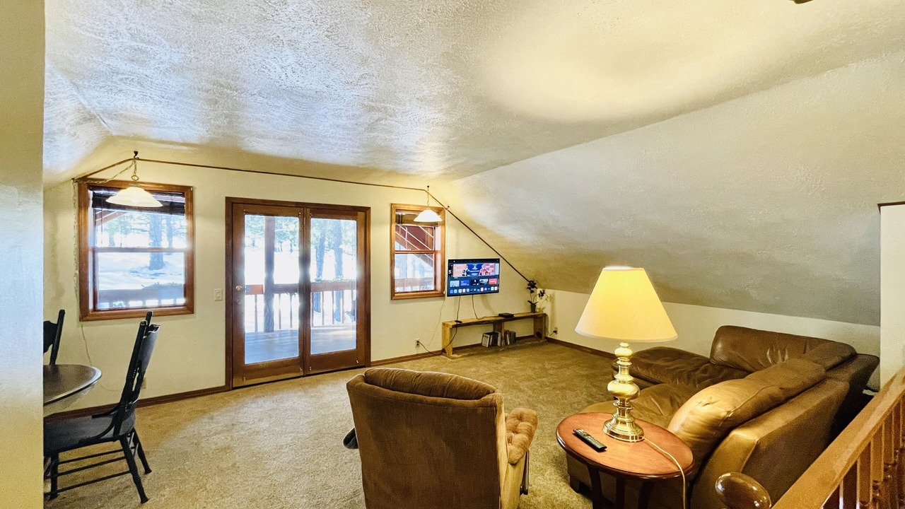 Photo of Livingroom in Garden Valley