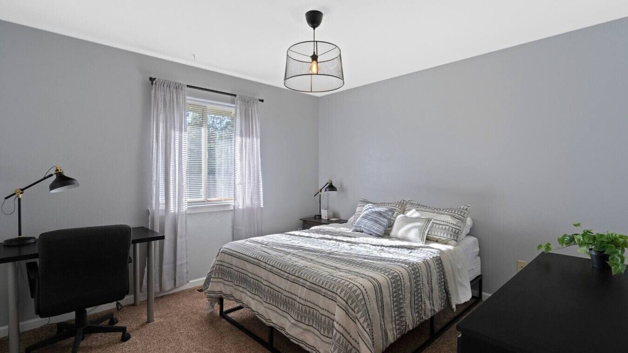 Photo of Bedroom in Oregon Water Wonderland