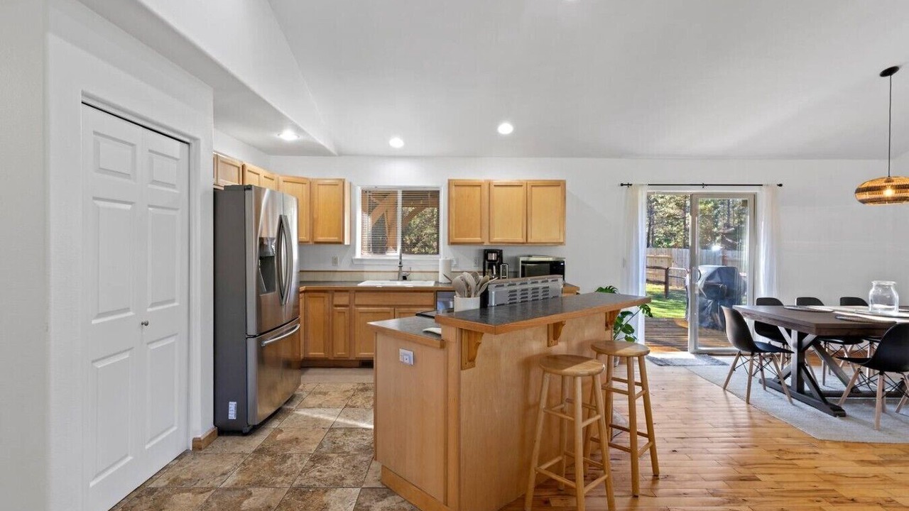 Photo of Kitchen in Oregon Water Wonderland