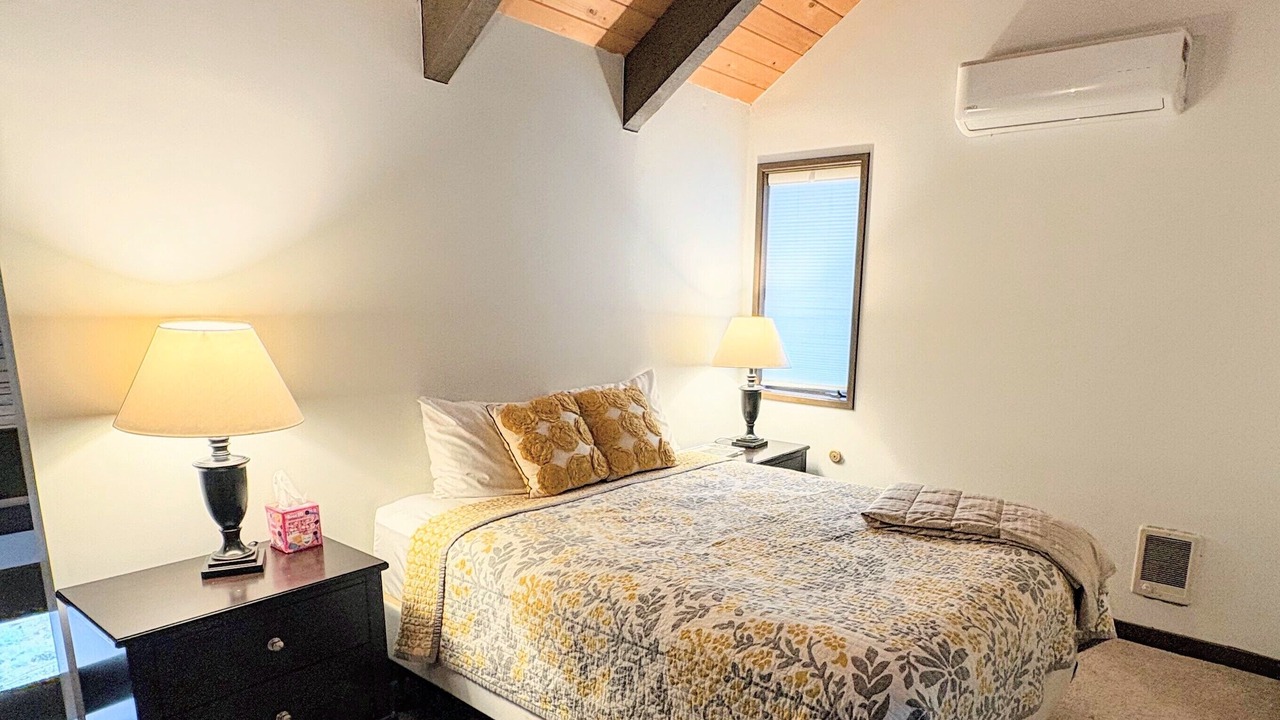 Photo of Bedroom in Black Butte Ranch