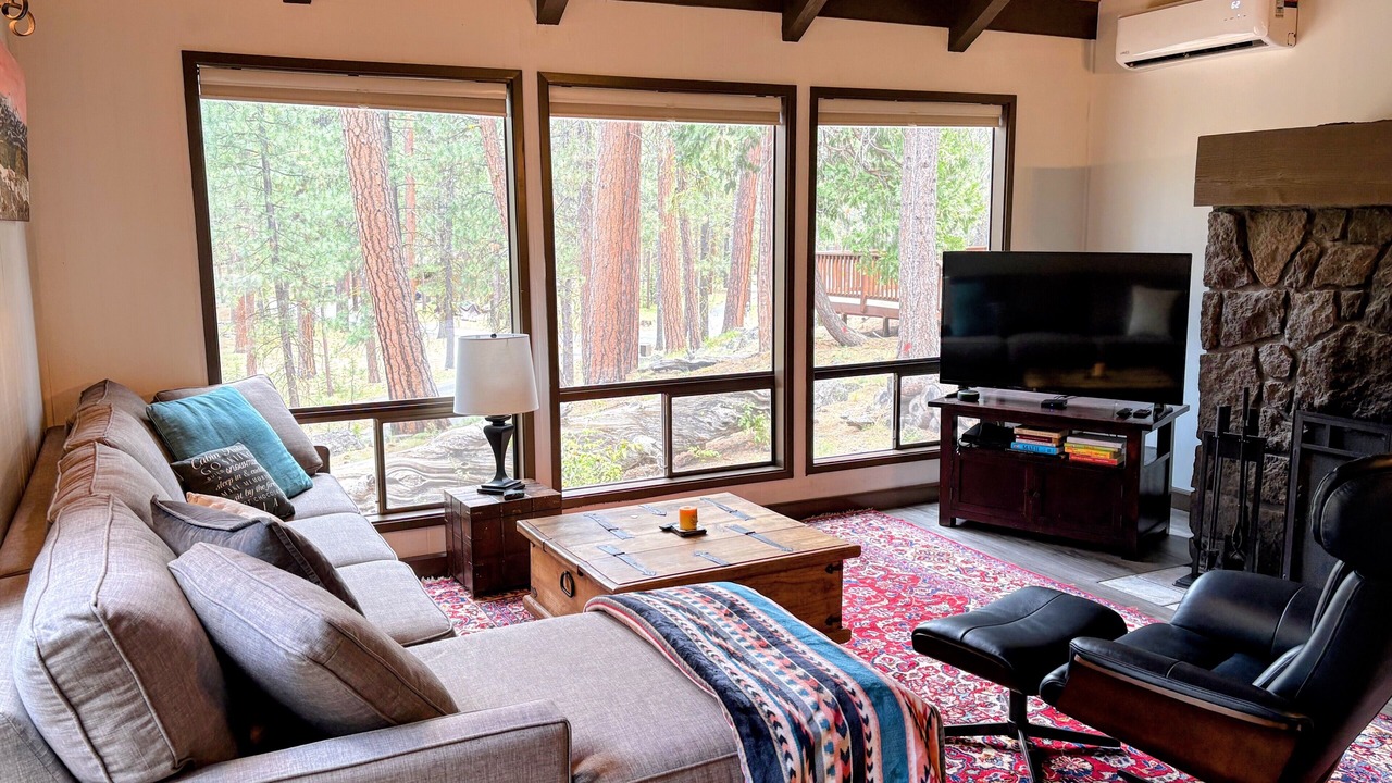 Photo of Livingroom in Black Butte Ranch