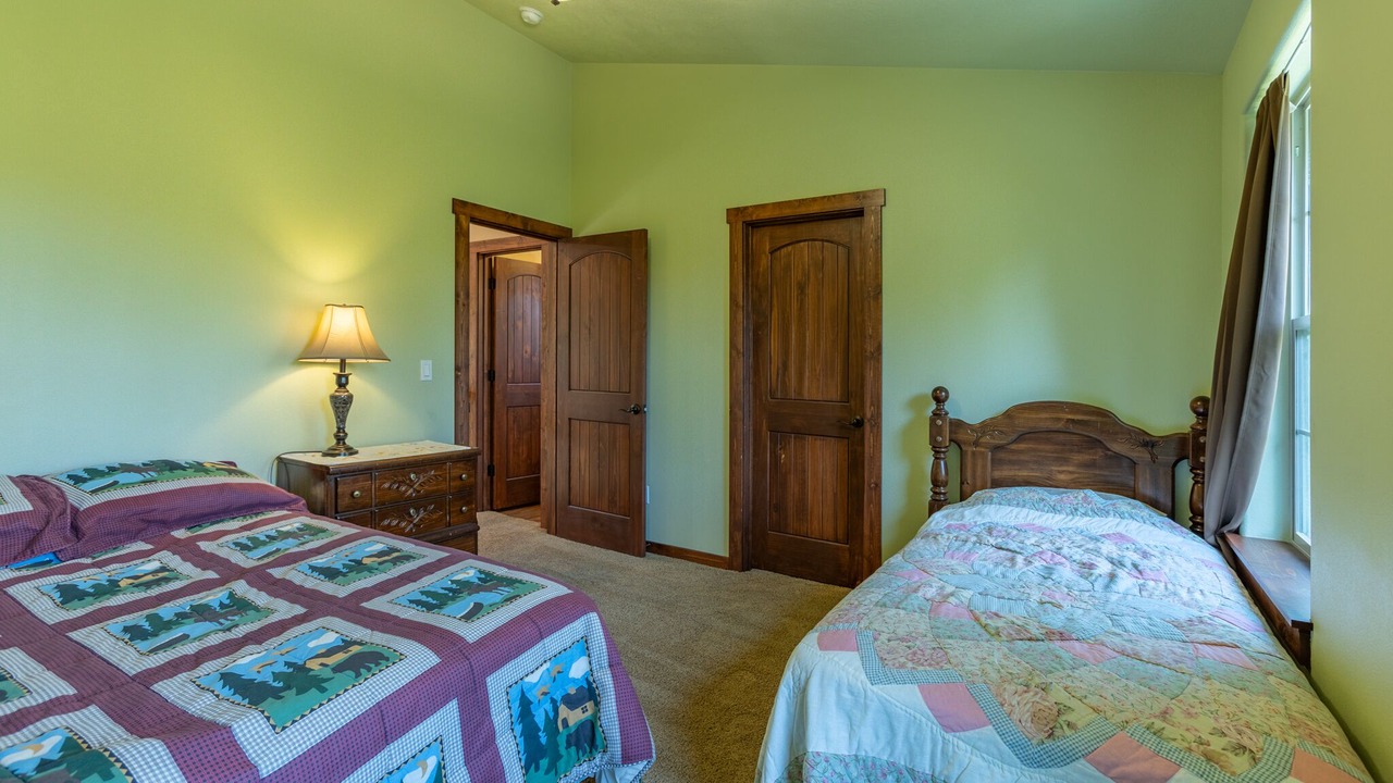 Photo of Bedroom in Cascade