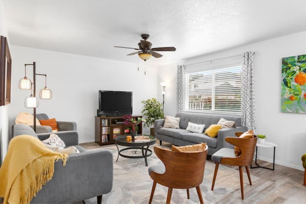 Photo of Livingroom in Eagle