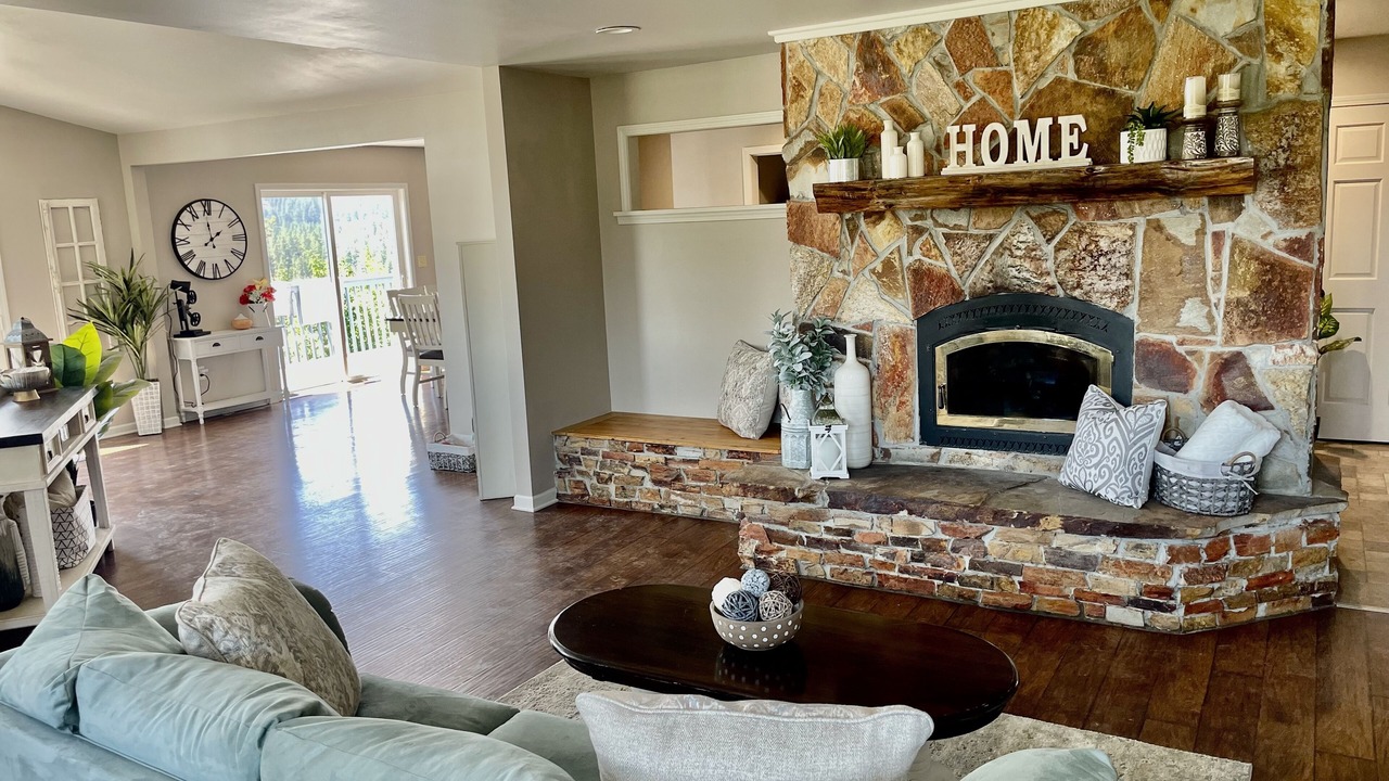 Photo of Livingroom in Kettle Falls