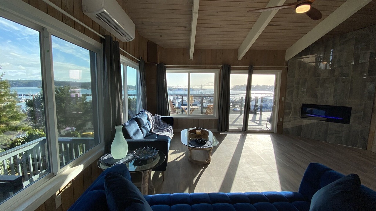 Photo of Livingroom in Newport