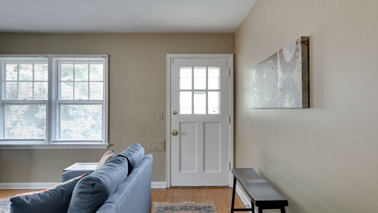 Photo of Livingroom in Dundee-Happy Hollow Historic District