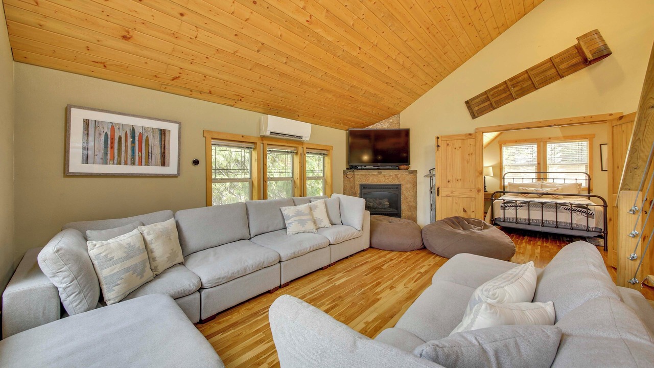 Photo of Livingroom in Sandpoint