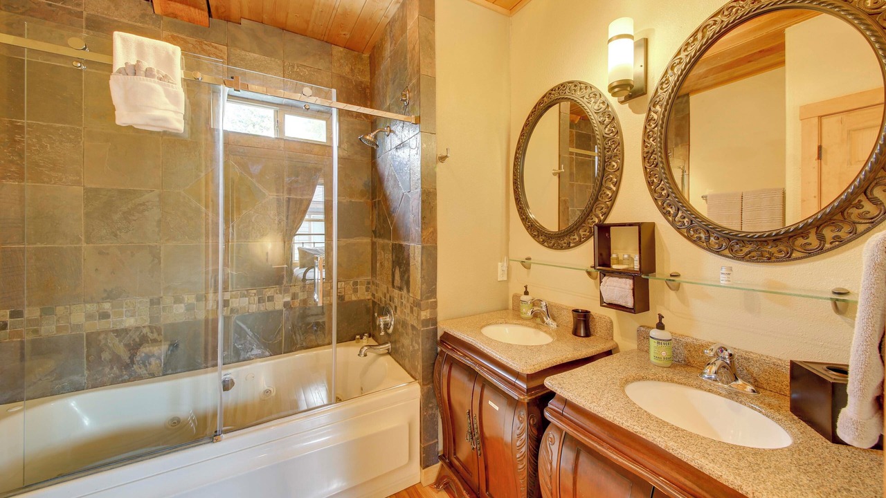 Photo of Bathroom in Sandpoint