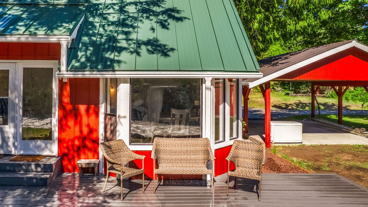Photo of Patio Balcony in Greenwater