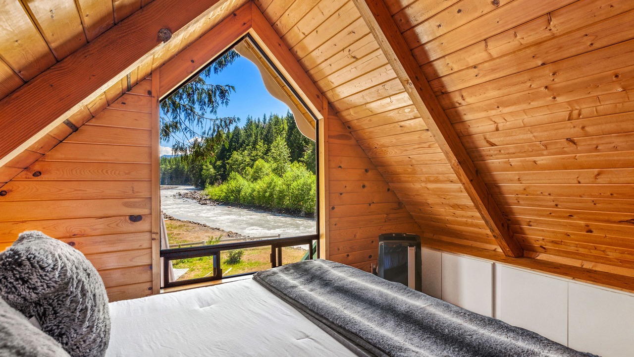 Photo of Bedroom in Greenwater