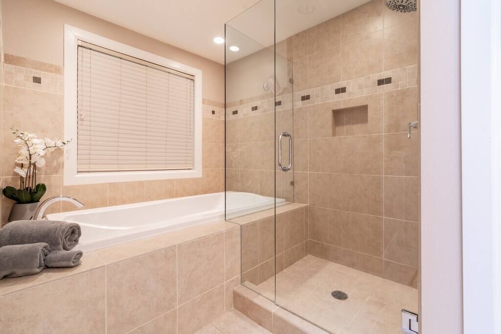 Photo of Bathroom in East Lake Hills