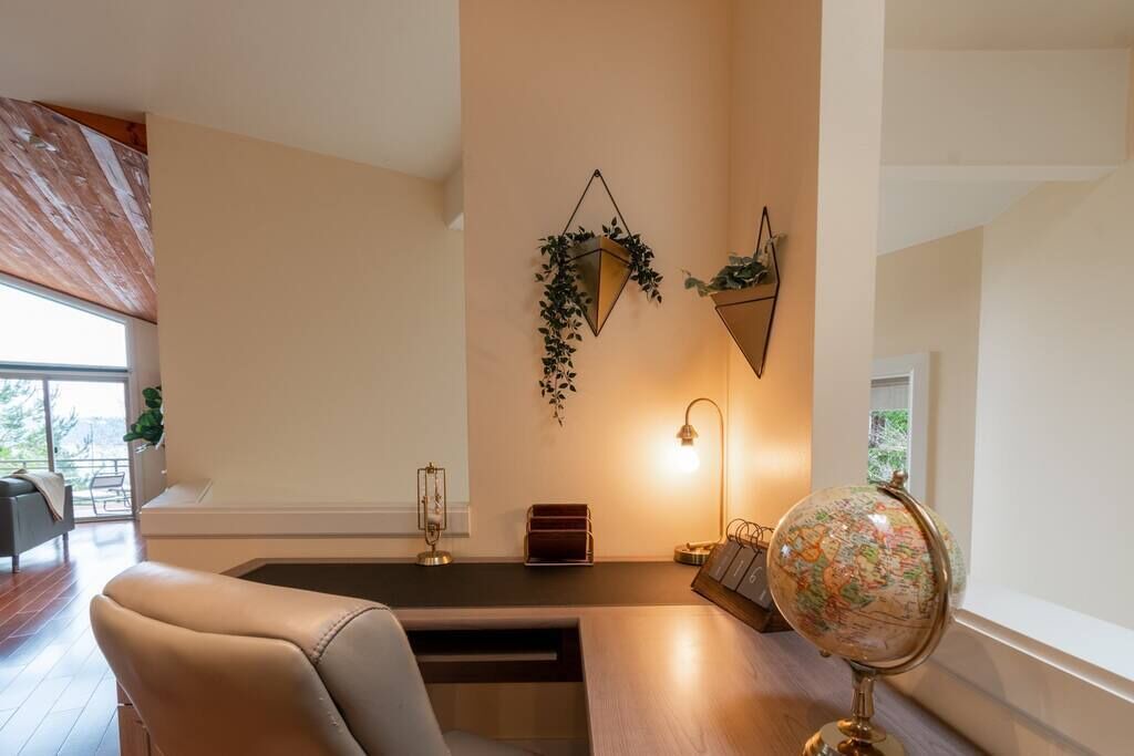 Photo of Bedroom in East Lake Hills