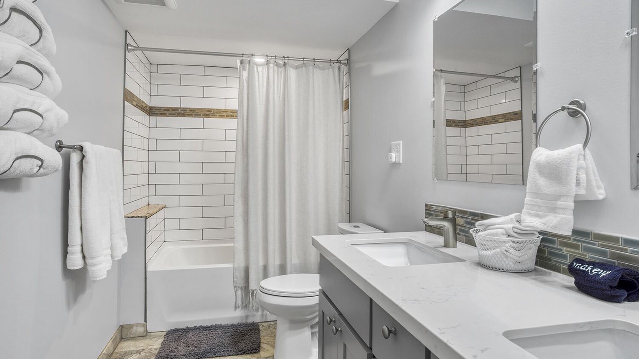 Photo of Bathroom in Laurelhurst