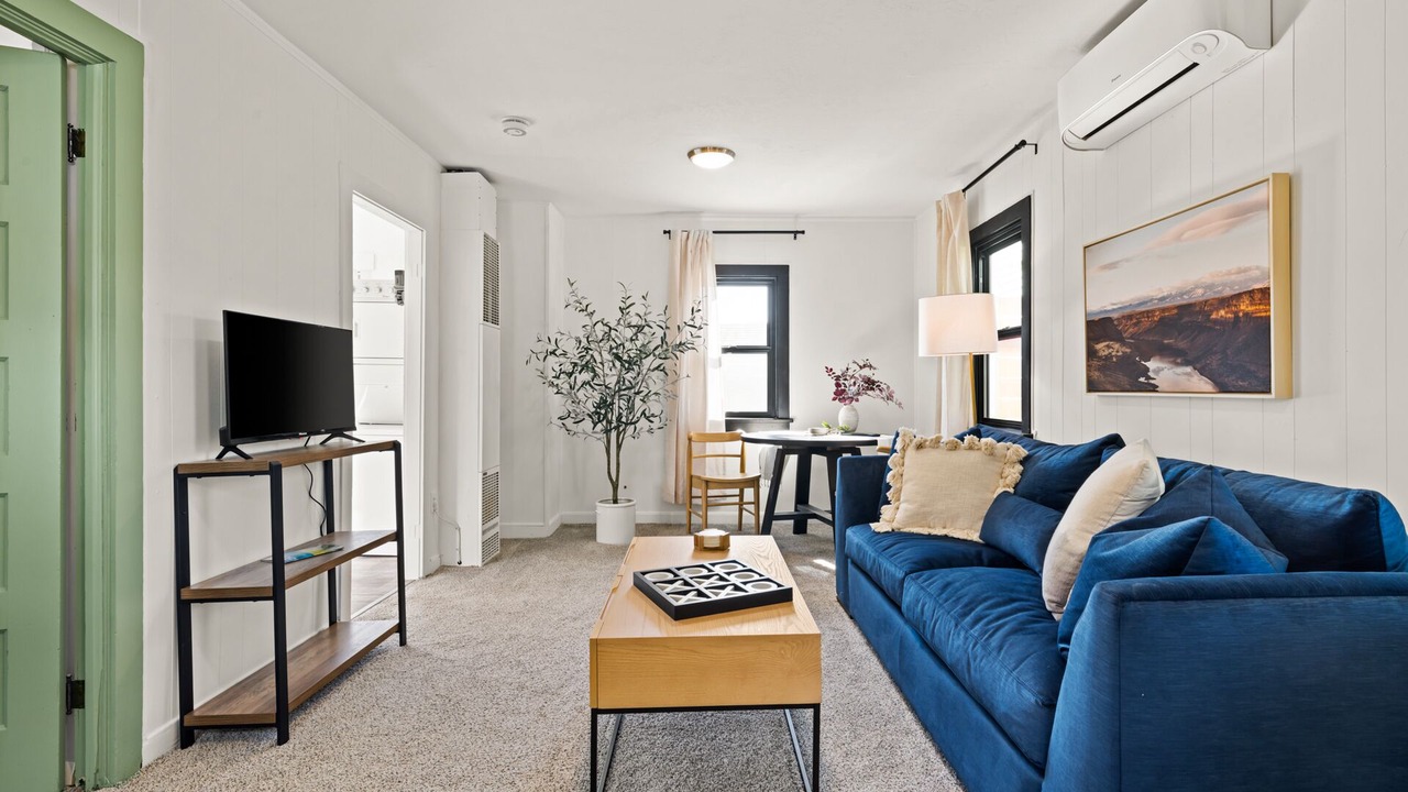 Photo of Livingroom in North End