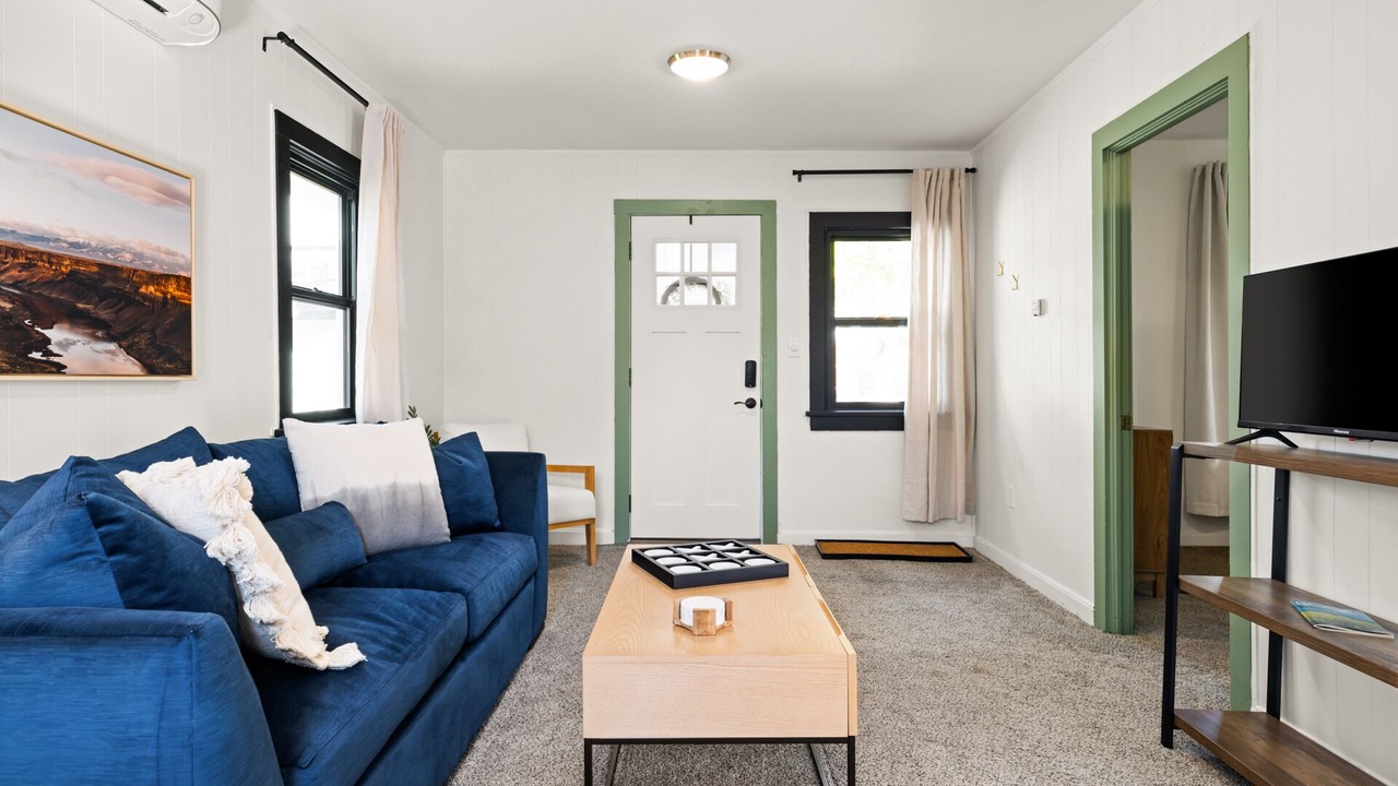 Photo of Livingroom in North End