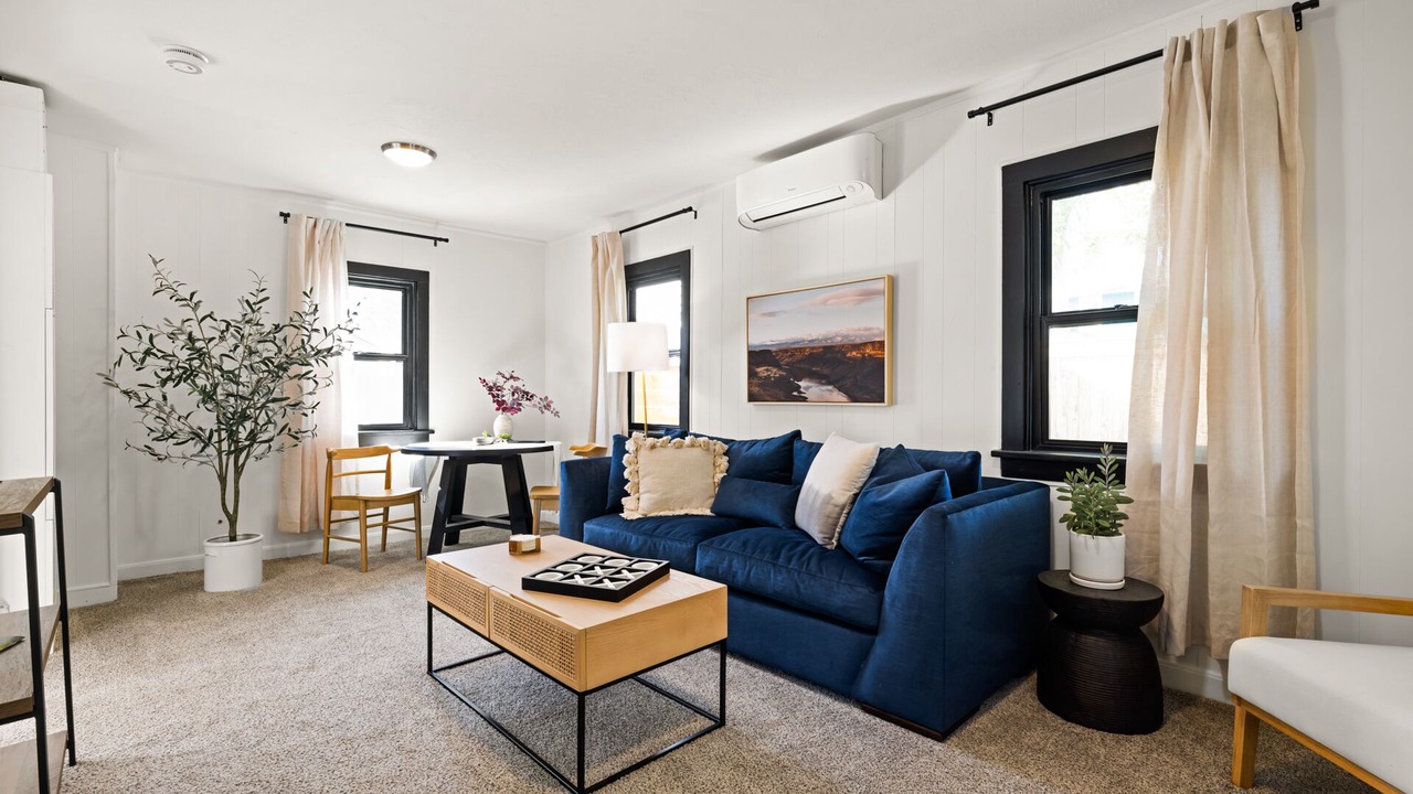 Photo of Livingroom in North End