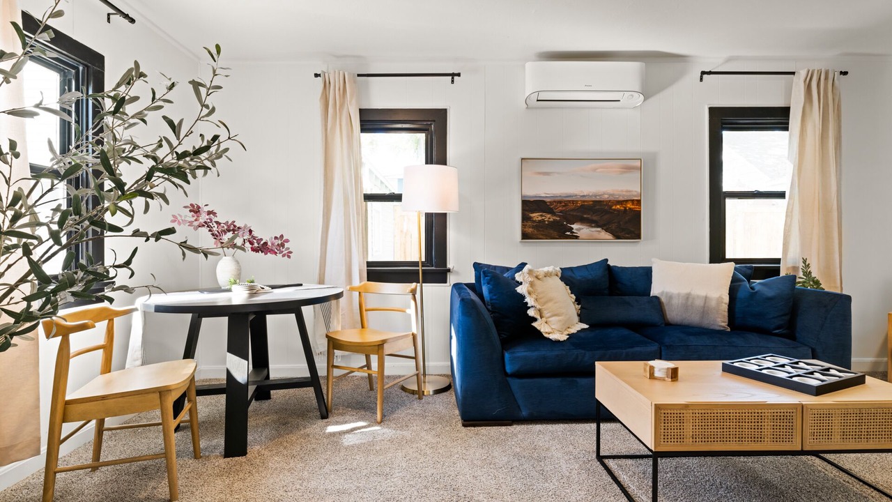Photo of Livingroom in North End