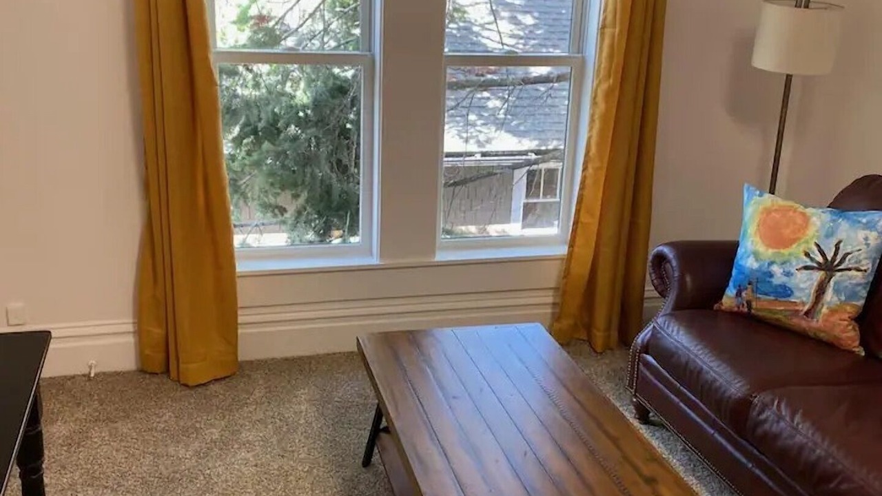 Photo of Livingroom in North End