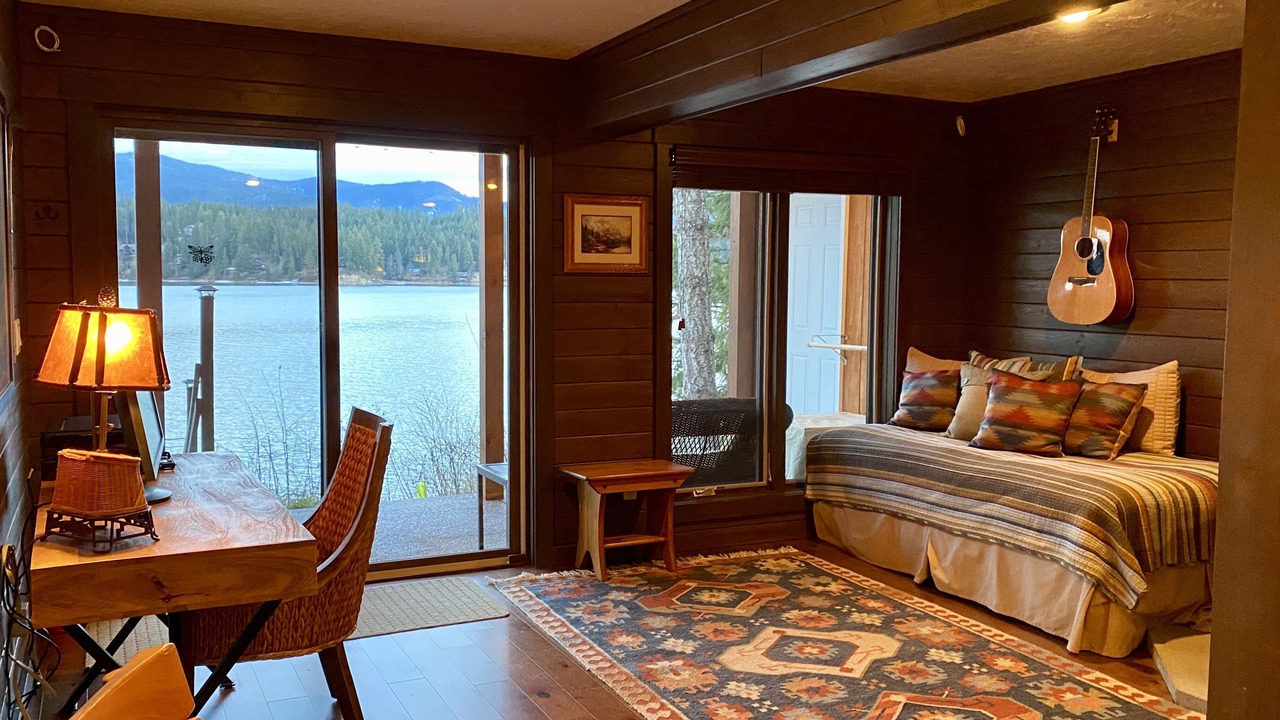 Photo of Bedroom in Hayden Lake