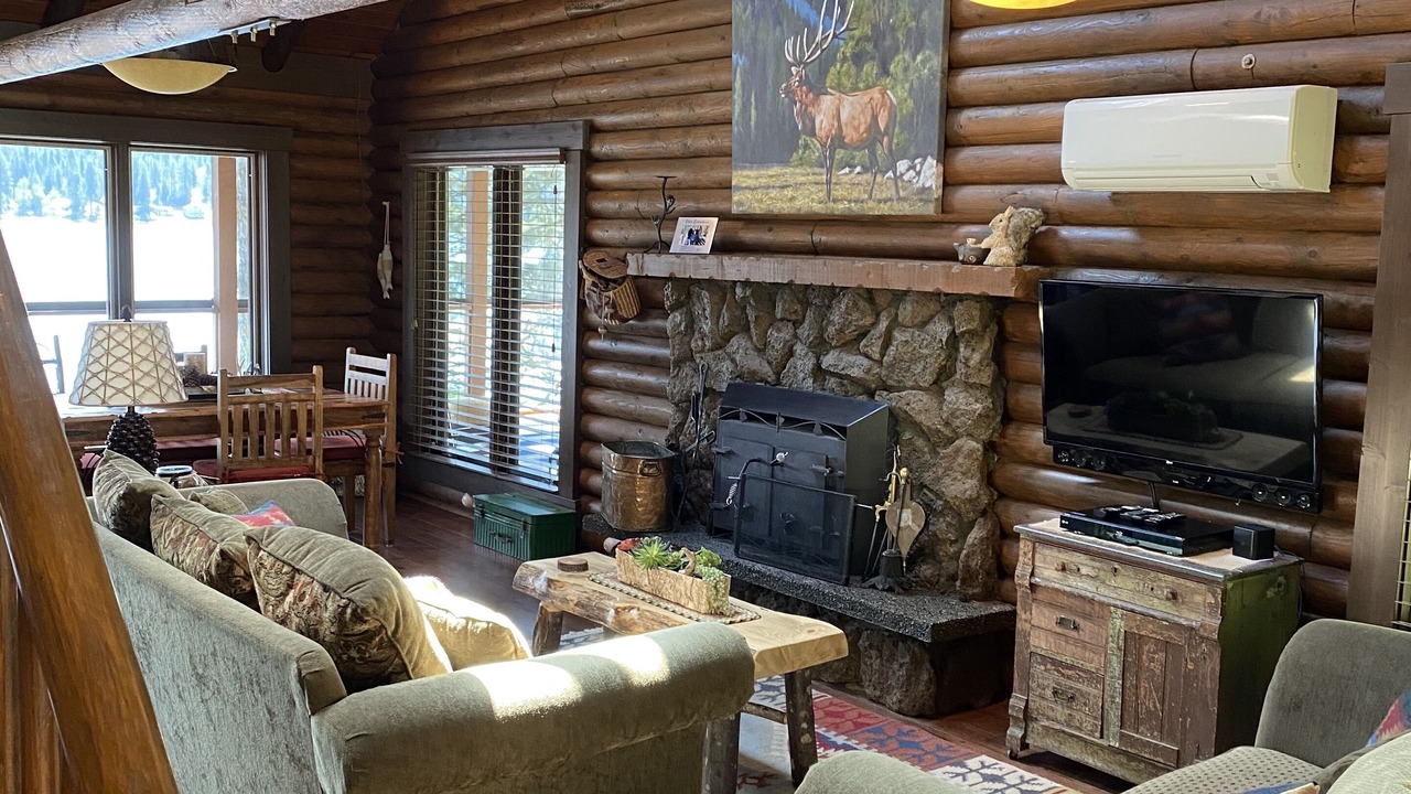 Photo of Livingroom in Hayden Lake
