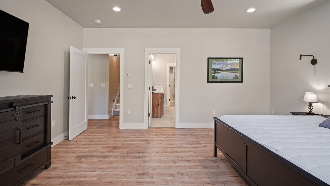 Photo of Bedroom in Oregon Water Wonderland