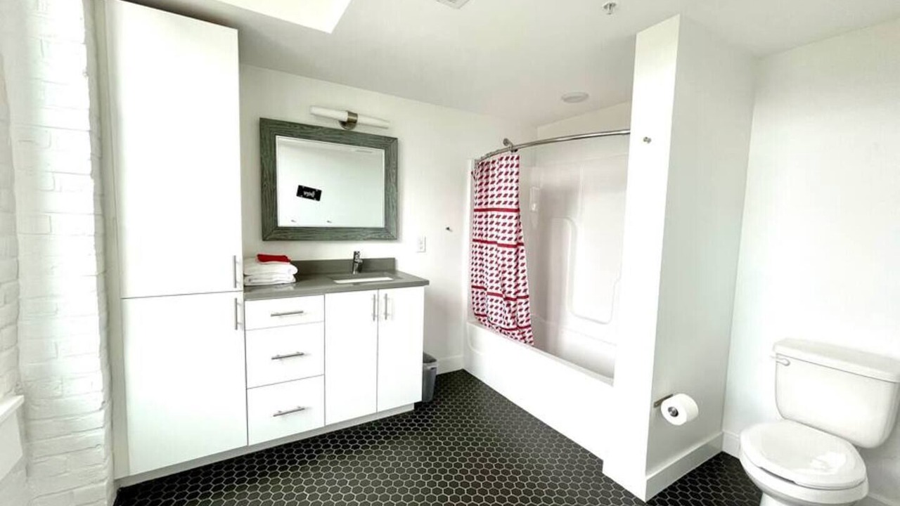 Photo of Bathroom in Old Market