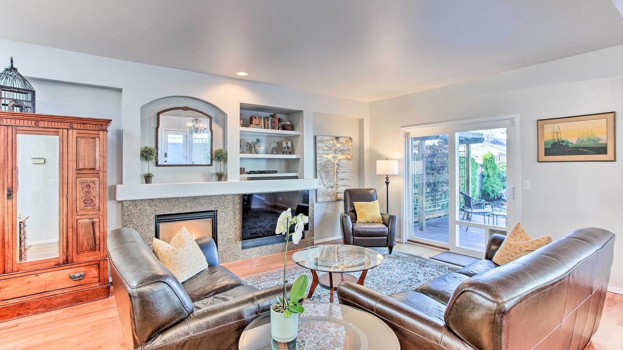 Photo of Livingroom in Northeast Tacoma