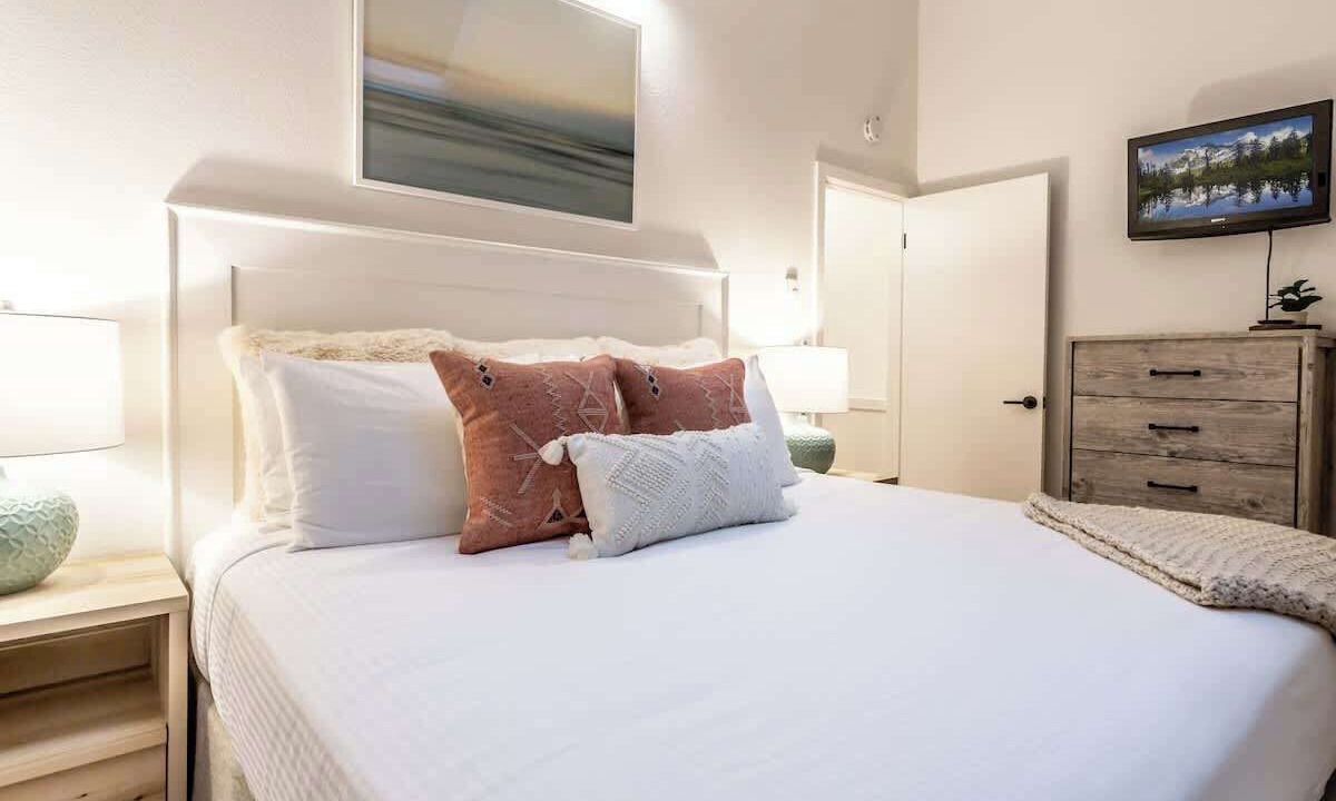 Photo of Bedroom in Glacier